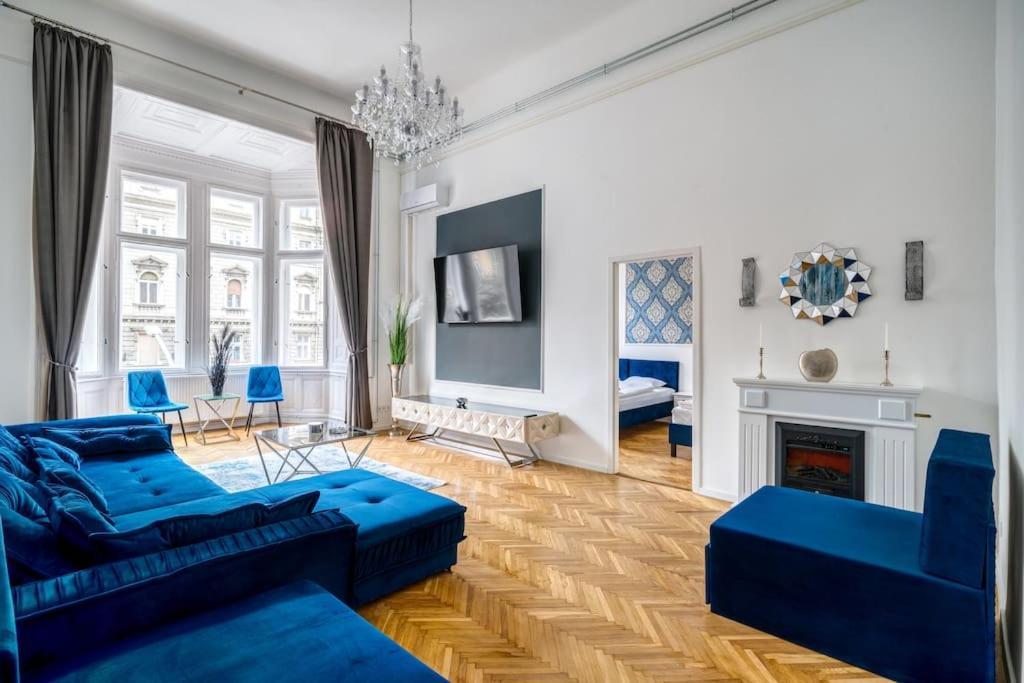 Ferienwohnung Andrassy Grandeur With Indoor Parking Budapest Exterior foto