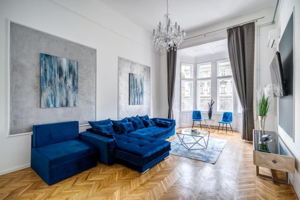 Ferienwohnung Andrassy Grandeur With Indoor Parking Budapest Exterior foto