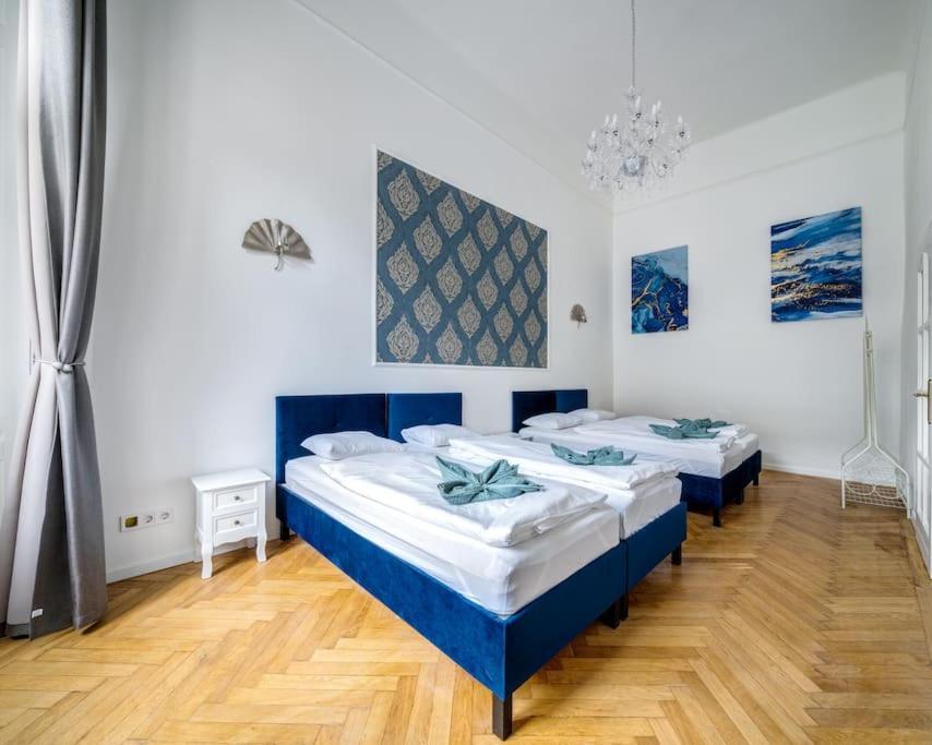 Ferienwohnung Andrassy Grandeur With Indoor Parking Budapest Exterior foto