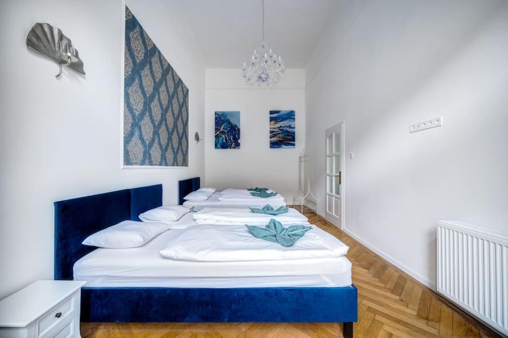 Ferienwohnung Andrassy Grandeur With Indoor Parking Budapest Exterior foto