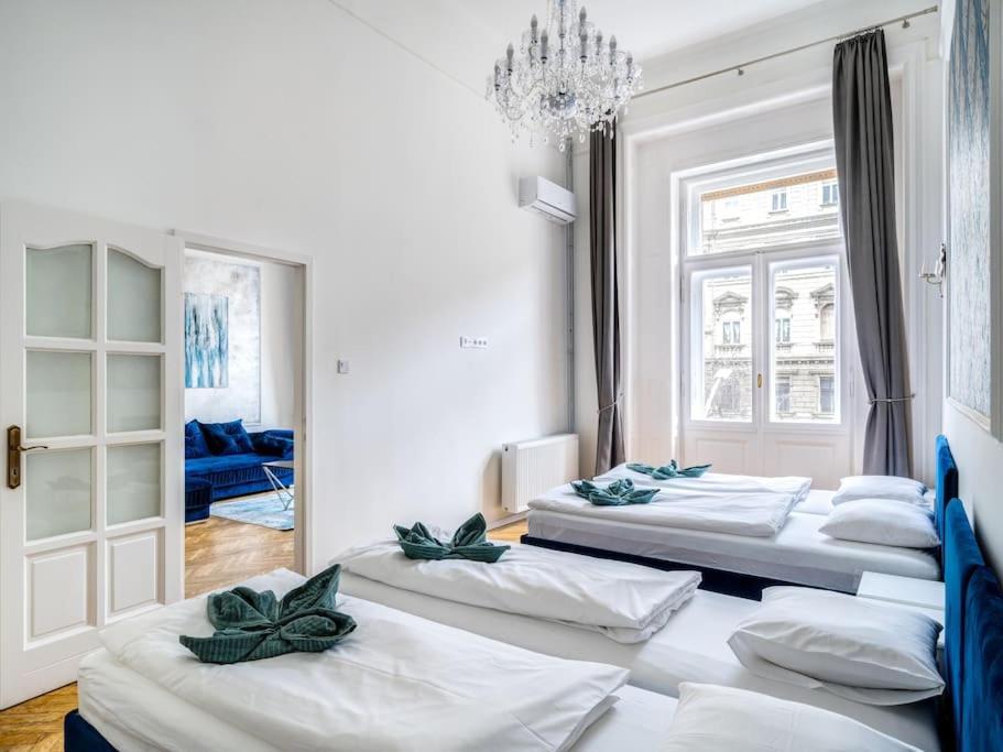 Ferienwohnung Andrassy Grandeur With Indoor Parking Budapest Exterior foto