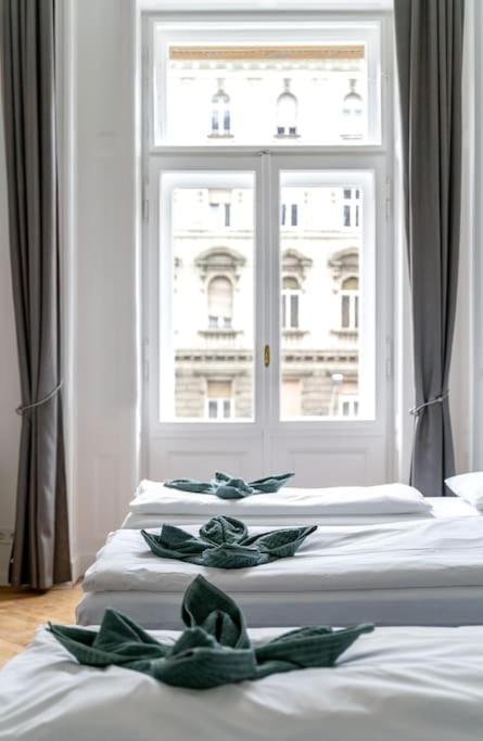 Ferienwohnung Andrassy Grandeur With Indoor Parking Budapest Exterior foto