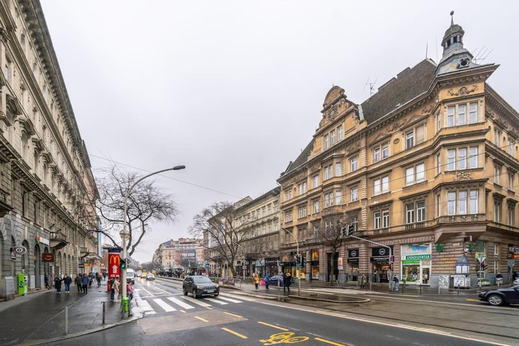 Ferienwohnung Andrassy Grandeur With Indoor Parking Budapest Exterior foto