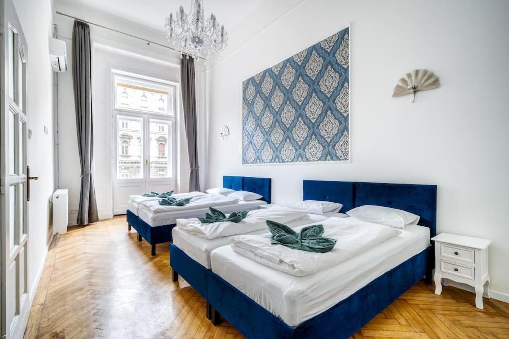 Ferienwohnung Andrassy Grandeur With Indoor Parking Budapest Exterior foto