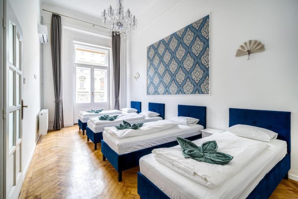 Ferienwohnung Andrassy Grandeur With Indoor Parking Budapest Exterior foto