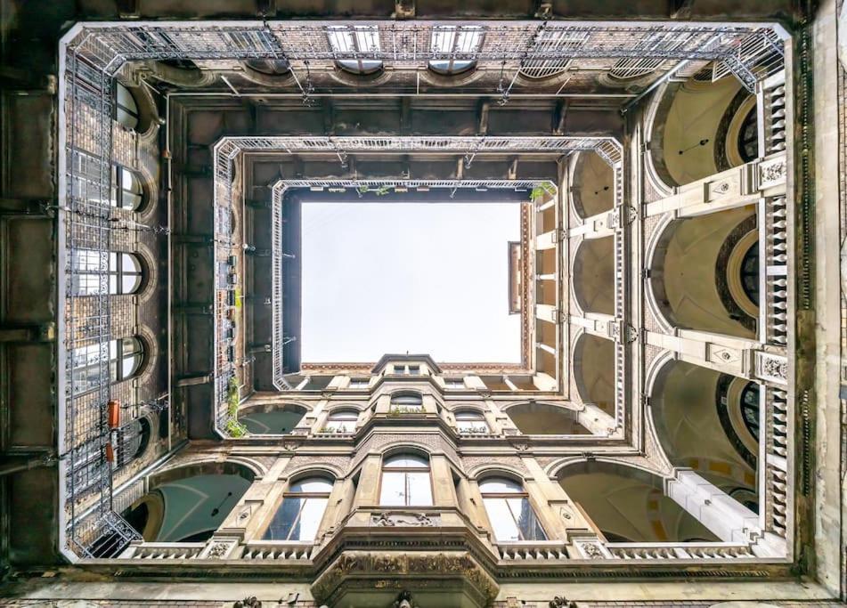 Ferienwohnung Andrassy Grandeur With Indoor Parking Budapest Exterior foto