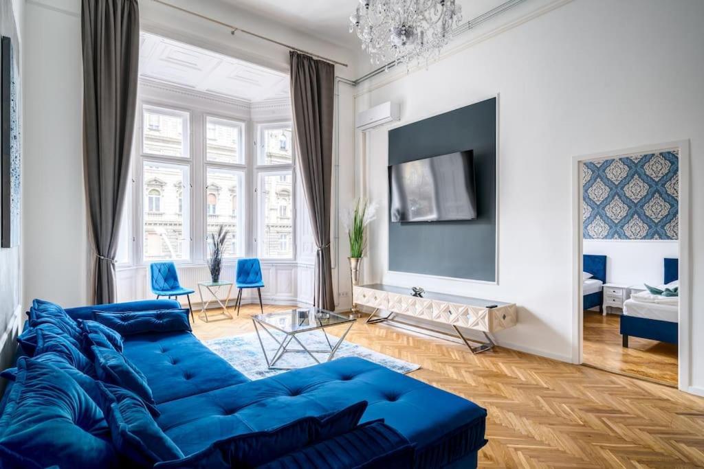 Ferienwohnung Andrassy Grandeur With Indoor Parking Budapest Exterior foto