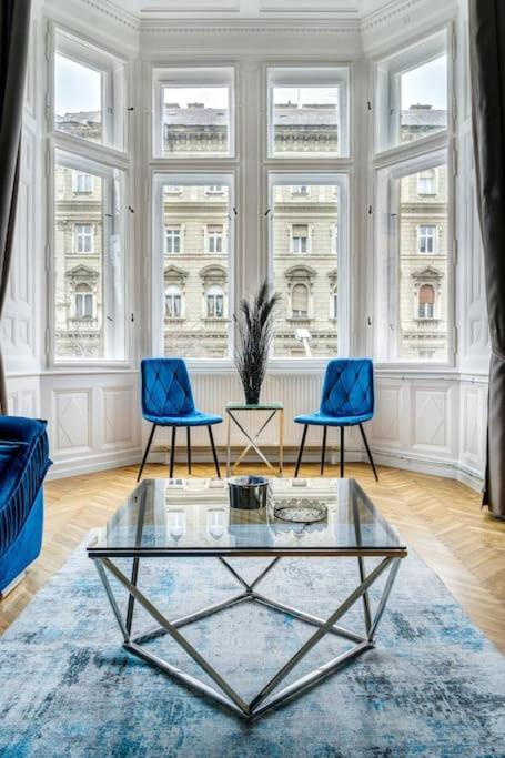 Ferienwohnung Andrassy Grandeur With Indoor Parking Budapest Exterior foto